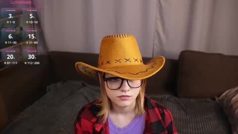 Mia online show from October 2025 03:27:01 AM