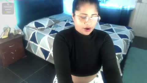 Snapshot of juliette_noir chatting on August 2026 01:35:02 PM Juliette online show from August 2026 01:35:02 PM