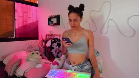 Snapshot of juliette_sweet05 chatting on September 2025 02:22:02 PM juliette online show from September 2025 02:22:02 PM