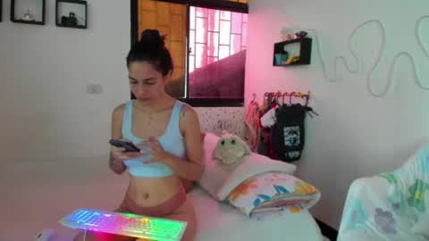 Snapshot of juliette_sweet05 chatting on October 2025 02:36:02 PM juliette online show from October 2025 02:36:02 PM