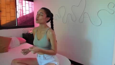 Snapshot of juliette_sweet05 chatting on November 2025 03:45:02 PM juliette online show from November 2025 03:45:02 PM