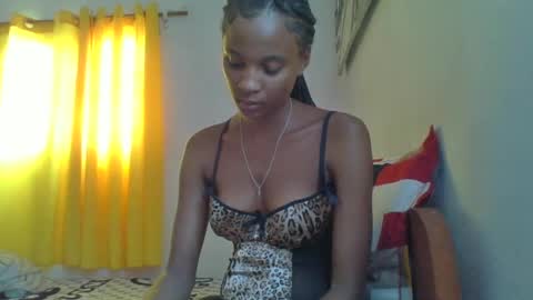 juliexexy online show from February 2025 10:49:02 AM