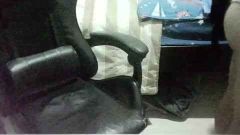 Snapshot of juligurlygirly chatting on October 2025 03:42:01 PM juligurlygirly online show from October 2025 03:42:01 PM