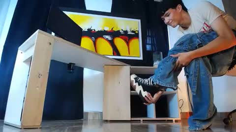 jullian online show from February 2026 07:54:02 PM