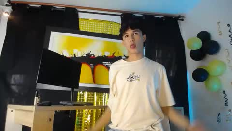 jullian online show from March 2026 07:20:02 PM