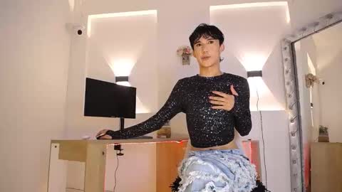 jullian online show from April 2026 10:07:02 PM