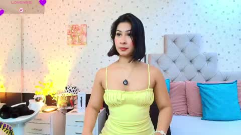 Snapshot of jullietareyes chatting on April 2026 11:56:02 AM Julieta Reyes online show from April 2026 11:56:02 AM