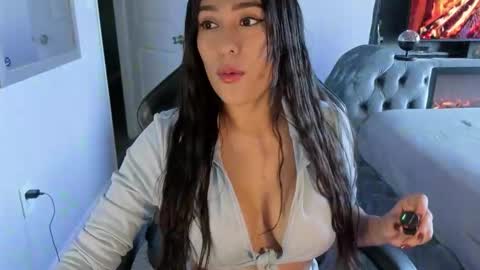 Snapshot of july_and_erick chatting on November 2025 04:58:02 PM july online show from November 2025 04:58:02 PM