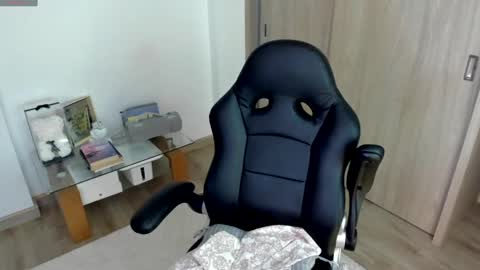 july_correa online show from September 2025 11:26:02 PM