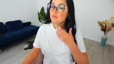 Julya online show from April 2026 04:59:02 AM