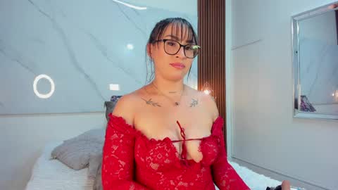 Gaby online show from April 2026 10:02:02 PM