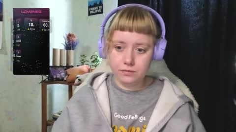 Snapshot of june_shy0 chatting on October 2025 07:03:02 AM June online show from October 2025 07:03:02 AM