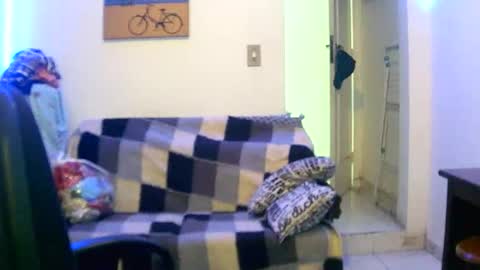 Mia online show from October 2025 03:38:02 AM