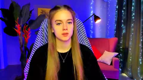 junewoods online show from February 2026 07:13:01 AM