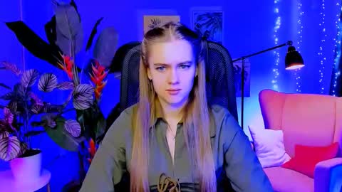 junewoods online show from March 2026 07:03:02 AM