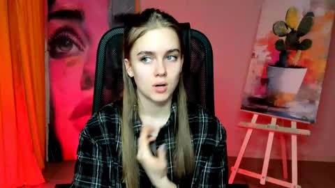 junewoods online show from April 2026 07:13:02 AM