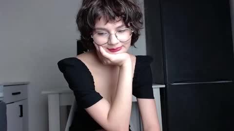 Snapshot of junnewers chatting on October 2025 07:17:01 AM JunneWers online show from October 2025 07:17:01 AM