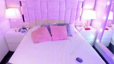 junosomnum online show from February 2025 01:00:02 AM