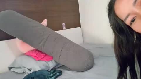 junovaughn online show from November 2025 12:49:01 AM