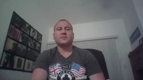Snapshot of just1more5 chatting on June 2026 01:37:01 AM just1more5 online show from June 2026 01:37:01 AM