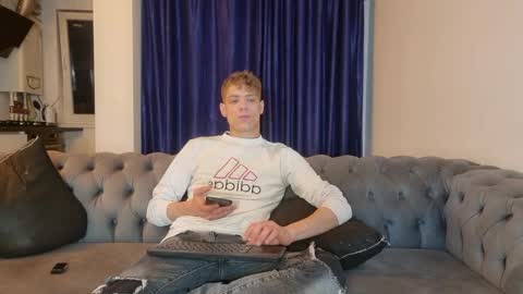 Snapshot of just_alexx12 chatting on December 2024 05:18:02 PM just_alexx12 online show from December 2024 05:18:02 PM
