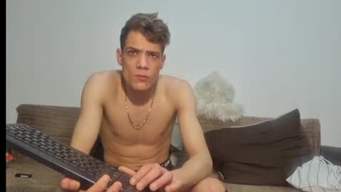 Snapshot of just_alexx12 chatting on December 2024 12:41:01 AM just_alexx12 online show from December 2024 12:41:01 AM