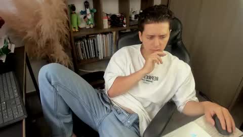 know me online show from October 2025 06:41:01 PM