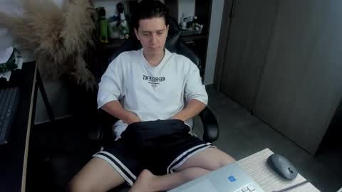 know me online show from October 2025 11:32:02 AM