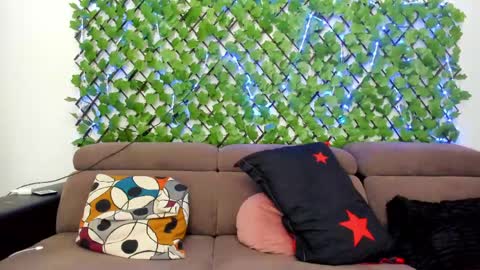 Chloe online show from April 2026 04:06:02 PM