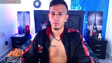 Snapshot of justin_melendez chatting on January 2025 05:06:02 AM JUSTIN online show from January 2025 05:06:02 AM