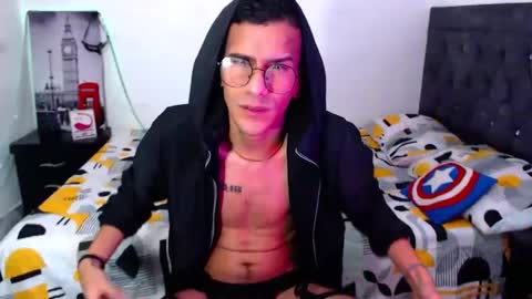 Snapshot of justin_melendez chatting on October 2025 11:35:01 PM JUSTIN online show from October 2025 11:35:01 PM