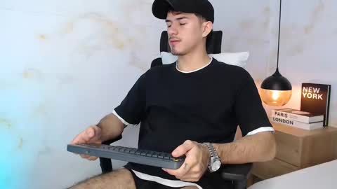 Justin online show from December 2025 07:53:01 PM