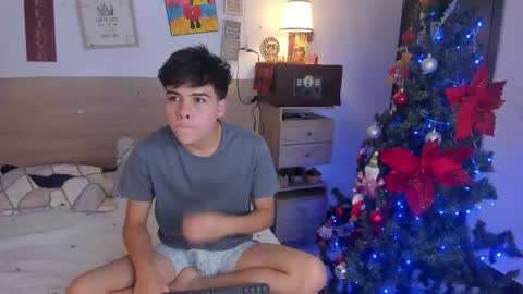 Justin online show from December 2025 11:01:02 PM