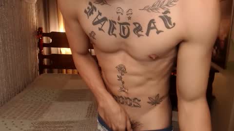 justine_hunk online show from February 2026 04:25:02 PM