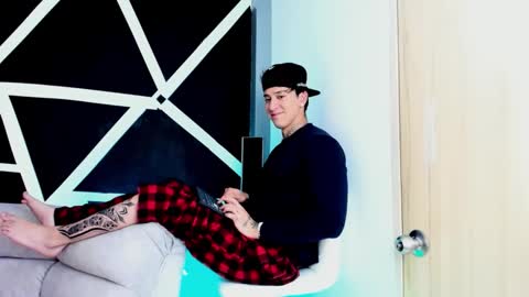 justinfuller_31 online show from October 2025 06:30:01 PM