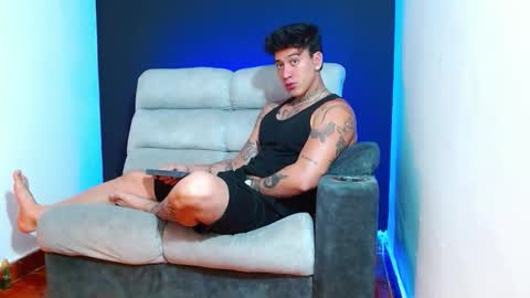 justinfuller_31 online show from January 2026 04:12:02 PM