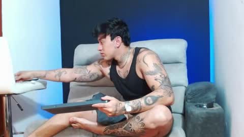 justinfuller_31 online show from May 2026 06:04:01 PM
