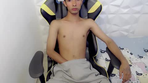 J U S T I N online show from February 2025 07:03:02 PM