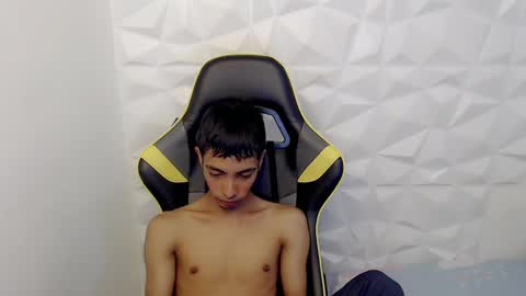 J U S T I N online show from February 2025 06:32:02 PM