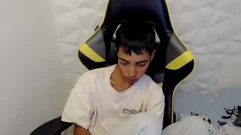 J U S T I N online show from February 2025 07:26:01 PM