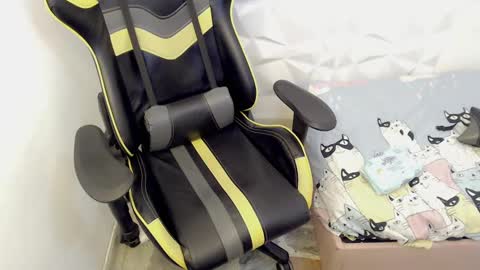 J U S T I N online show from February 2025 10:42:01 PM