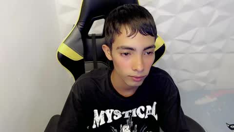 J U S T I N online show from March 2025 06:50:01 PM