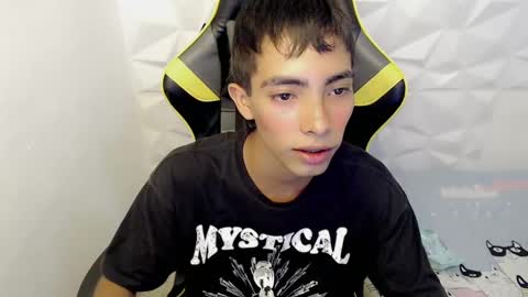 J U S T I N online show from March 2025 06:59:02 PM