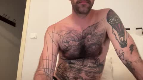 justmeandyou00 online show from October 2025 09:53:02 AM