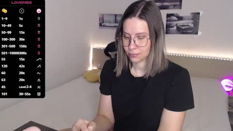 Julie online show from April 2026 04:12:02 AM