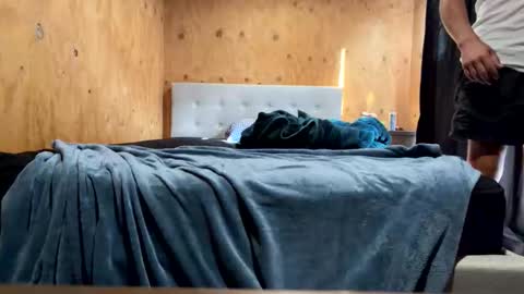 justmoresluts online show from January 2026 08:07:01 PM