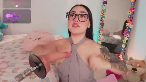 Emy online show from November 2025 04:00:01 AM