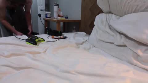 J and Sugar snap pea online show from September 2025 01:18:01 AM