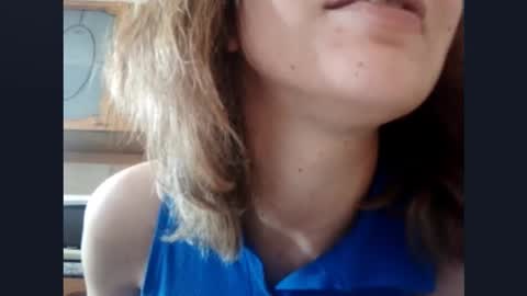 Snapshot of kacilangowski chatting on October 2025 08:12:01 AM Nika online show from October 2025 08:12:01 AM