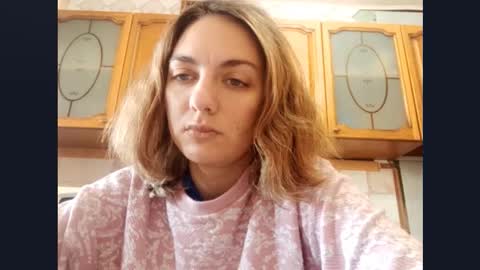 Snapshot of kacilangowski chatting on October 2025 06:43:01 AM Nika online show from October 2025 06:43:01 AM